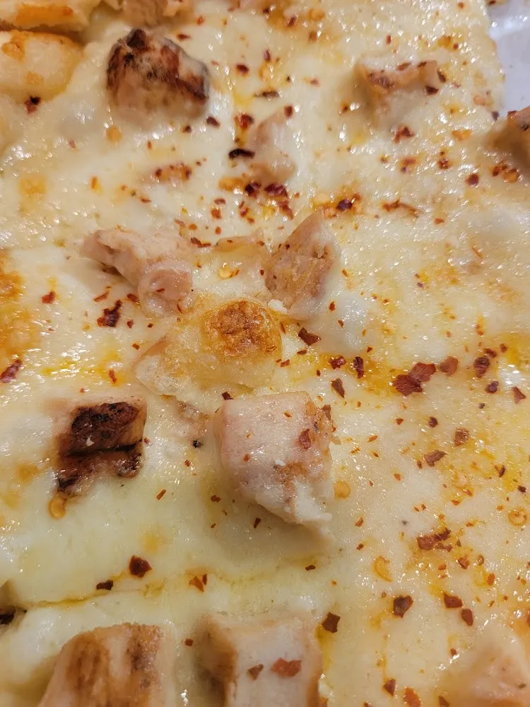 Chicken Alfredo Pizza